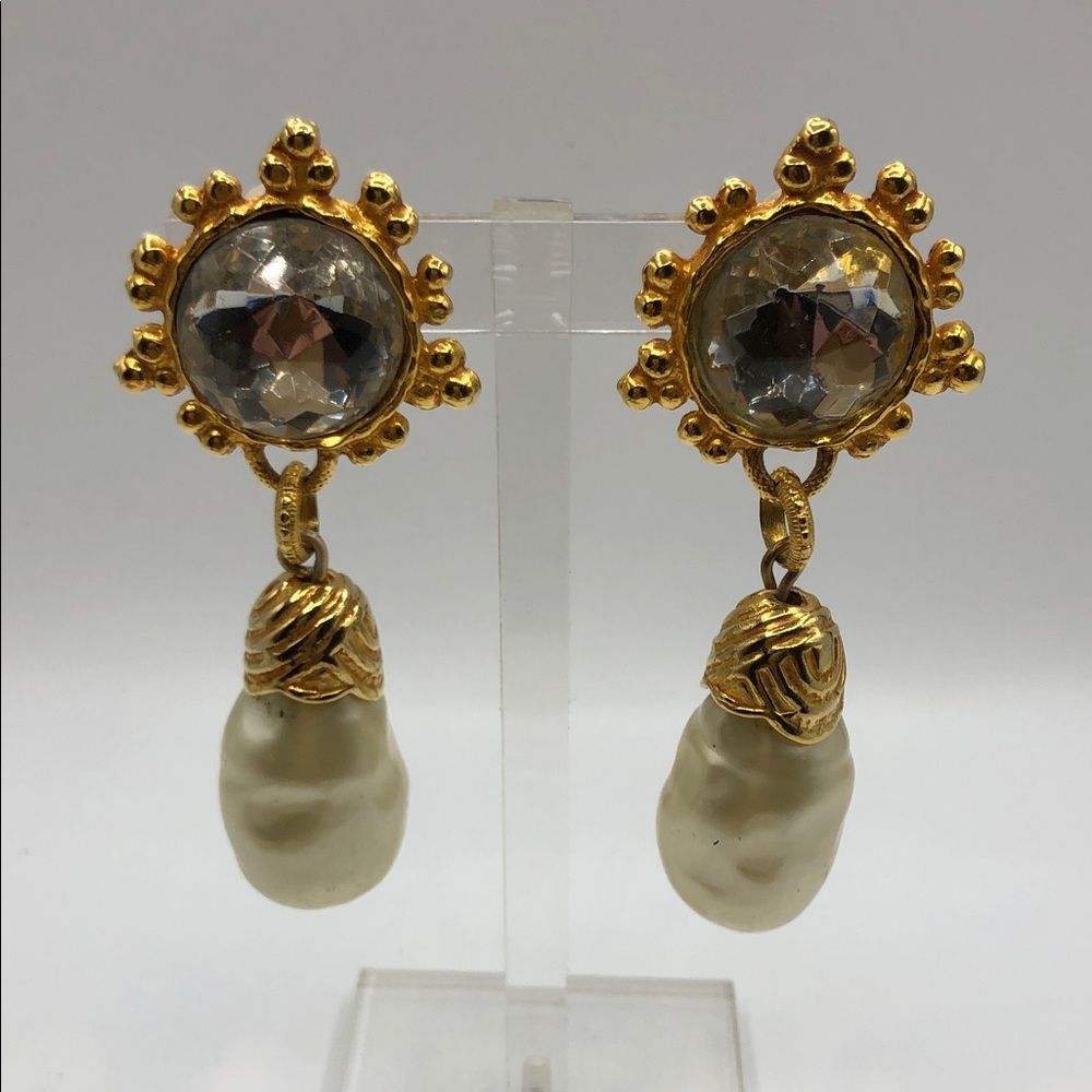 Stunning Philippe Ferrandis Paris Gold & Pearl Drop Clip on Earrings VTG